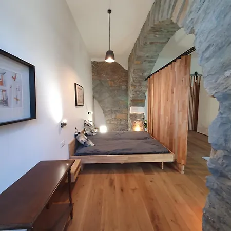 L'arco Living 5 * Triest