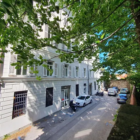 L'arco Living 5 Triest